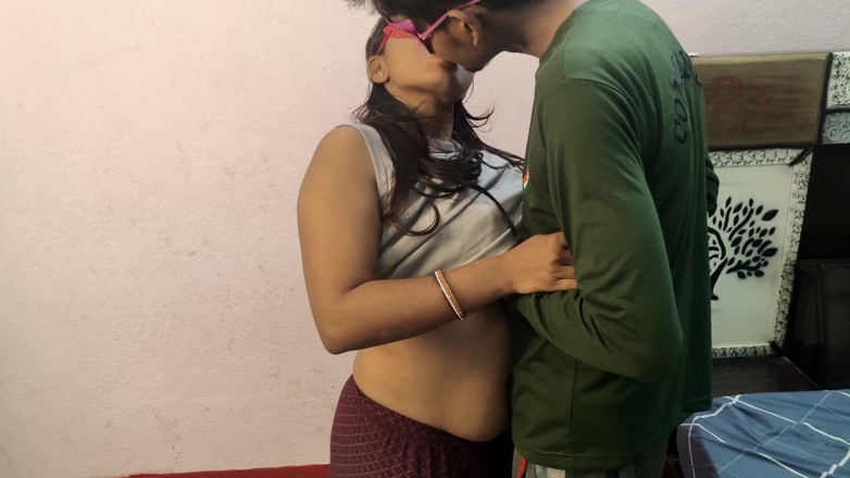 Soniya1997: Double pénétration par une étudiante, sodomie avec son demi-frère, vidéo