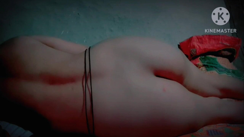 TricolorMusic3: Moje kundička je připravena na sex, Moje kundička uvolňuje hodně...