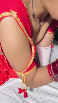 继妹告诉她的继兄，她婚后不快乐