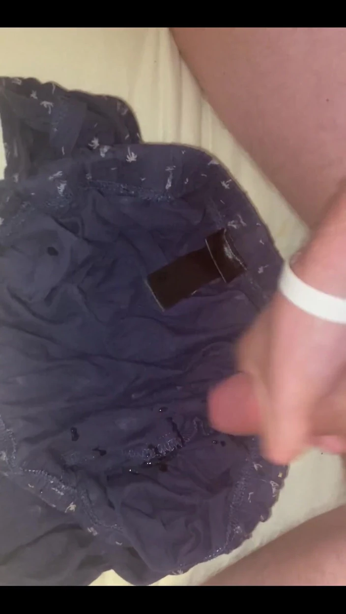 SniffHeadGER: Shot in My Shorts. Smell lover