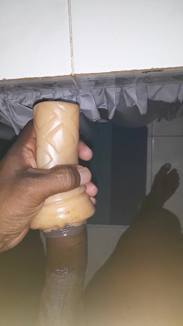 Jerking off S8 E8 (Black guy)