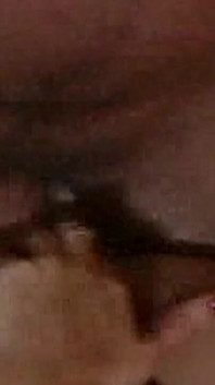 Nadržená MILFka tvrdě jezdí a je pokryta mrdkou