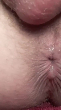 Awek transeksual ketat memancut ke dalam dubur sendiri mengongkek zakar besarnya creampie gila