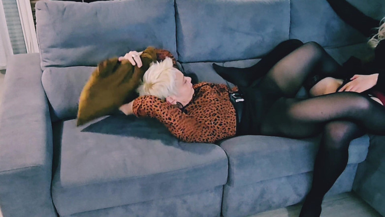 Nady-So: Tôi xé dính của cô ấy để chơi với cô ấy tốt hơn