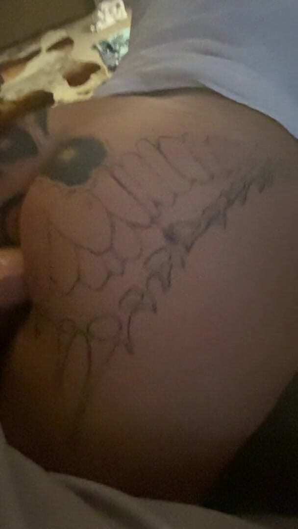 MzKiTTy91: Grande botín pawg esposa toma solo la punta
