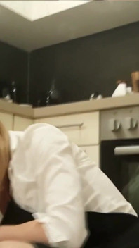 The horny housewife! Hot sex on the kitchen floor: fuck, suck, lick!