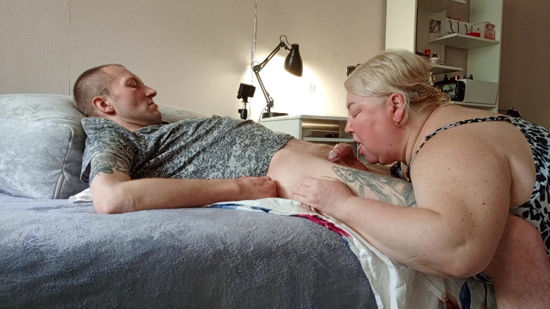 Zona901: Schwiegermutter lutscht sanft schwanz, bis ich komme