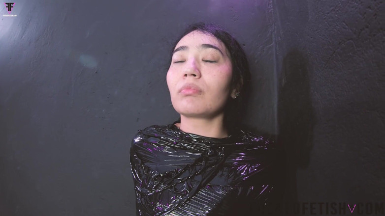 Fucked fetish: HD Moni Lee First Mummification Breath Play Bag Swimcap