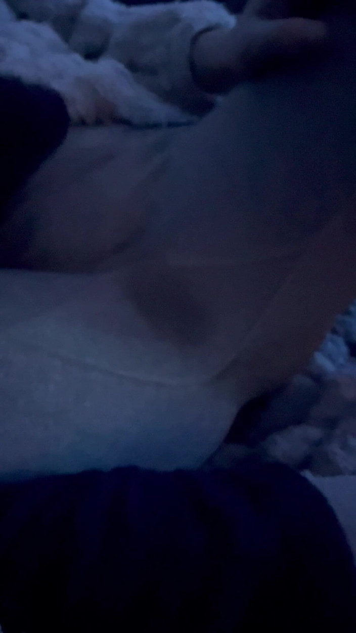 Secretsexycouple69: लेगिंग के साथ फुहार छोड़ना
