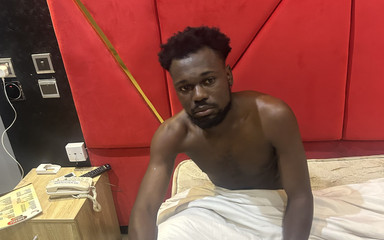 Masknaija: 義理の兄弟との短いホリデイ