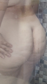 Big Butt Albino Midget Shower Show