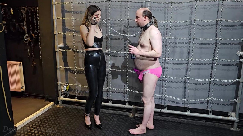 Domestic femdom: Shine Until You See Your Face - Latex Shining with Miss...
