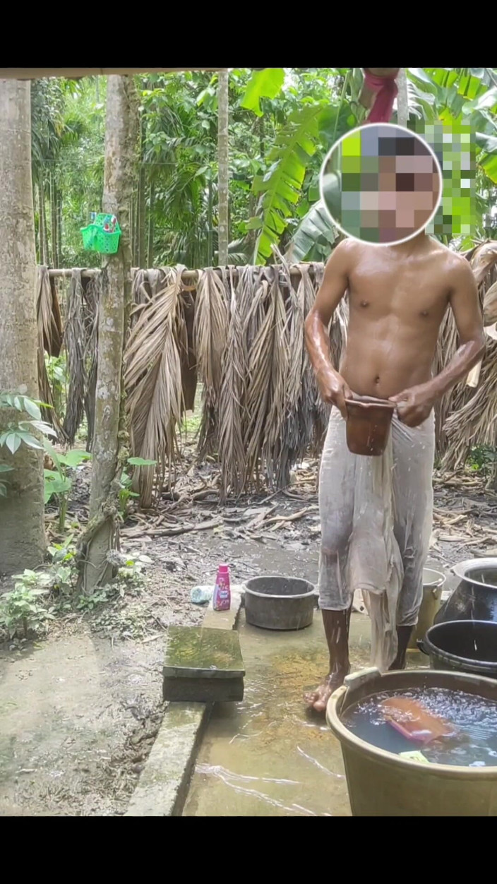 Assamesebodoboy: Індійська дезі ассамська гей секс відео