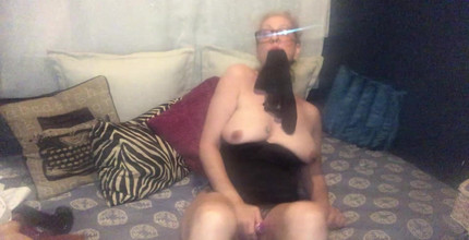 Maggie Moon: Chce někdo moje použité kalhotky?