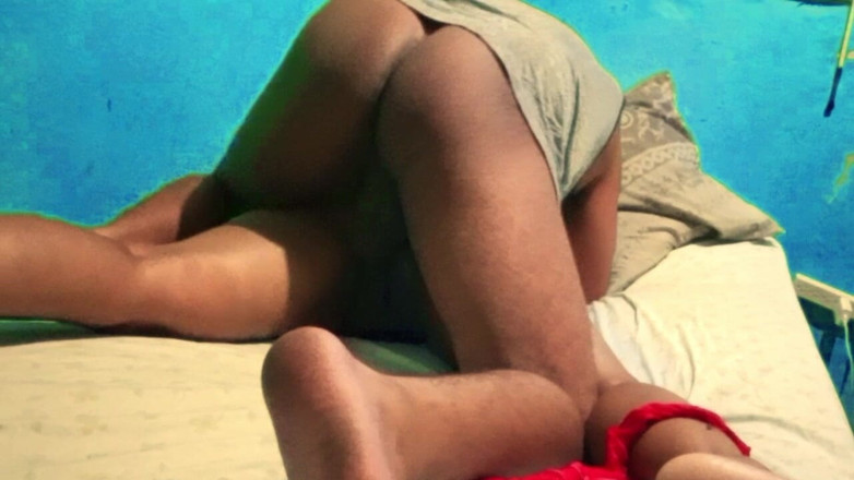 BigassMILF40: तमिल बड़ी गांड की मालिश क्रीम के साथ उसकी अच्छी बड़ी गांड पर फिर मैं उसे बहुत अच्छा चोदता हूं