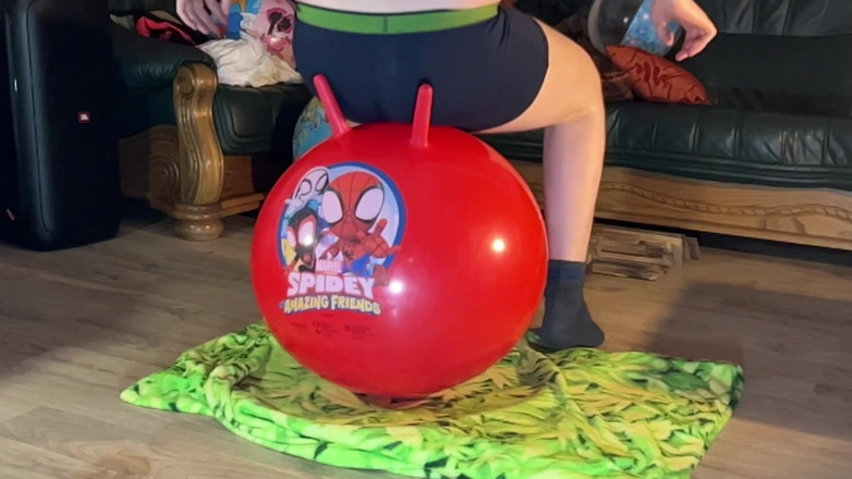 BeachBallsDuo: Kırmızı hopperball'da zıplıyor - pop yok 