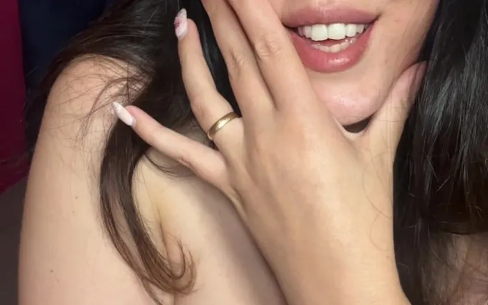 Young_strawberry: MILF bengkung merayu untuk dikongkek