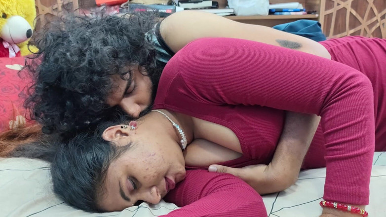Vaishnavysharunraj: Ciuman pantat panas dengan Pennis Kiss dan percintaan pantat panas...