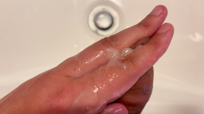 Aimeronds: Quick Jerk off and Playing with My Cum