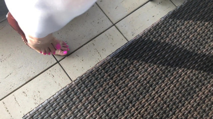 Goddess Lena: Pișare în colanți