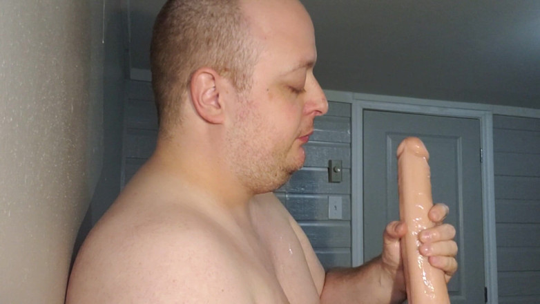 Charlieboy69: Deepthroat 5 dildo besar, zakar 7 hingga 14 inci, menyuntik banyak pelincir