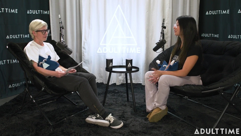 Adult Time Podcast: Cami Strella supravietuitor unui cult, Tiktok Fame, și non-monogamy | Podcast pentru...