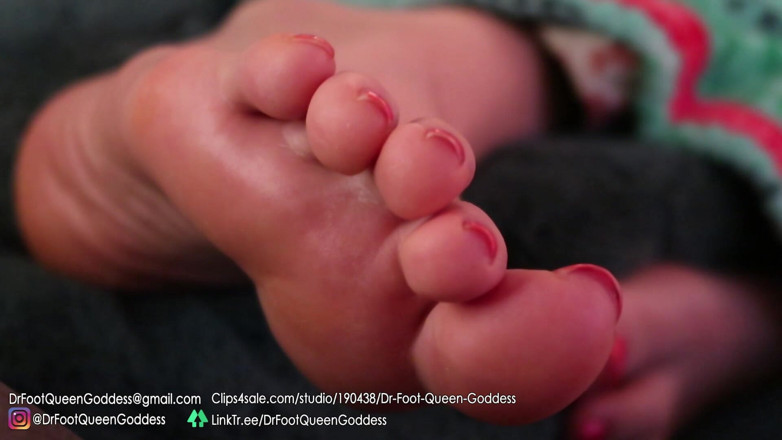 Dr. Foot Queen Goddess: Entspannende couchsohlen teil 2