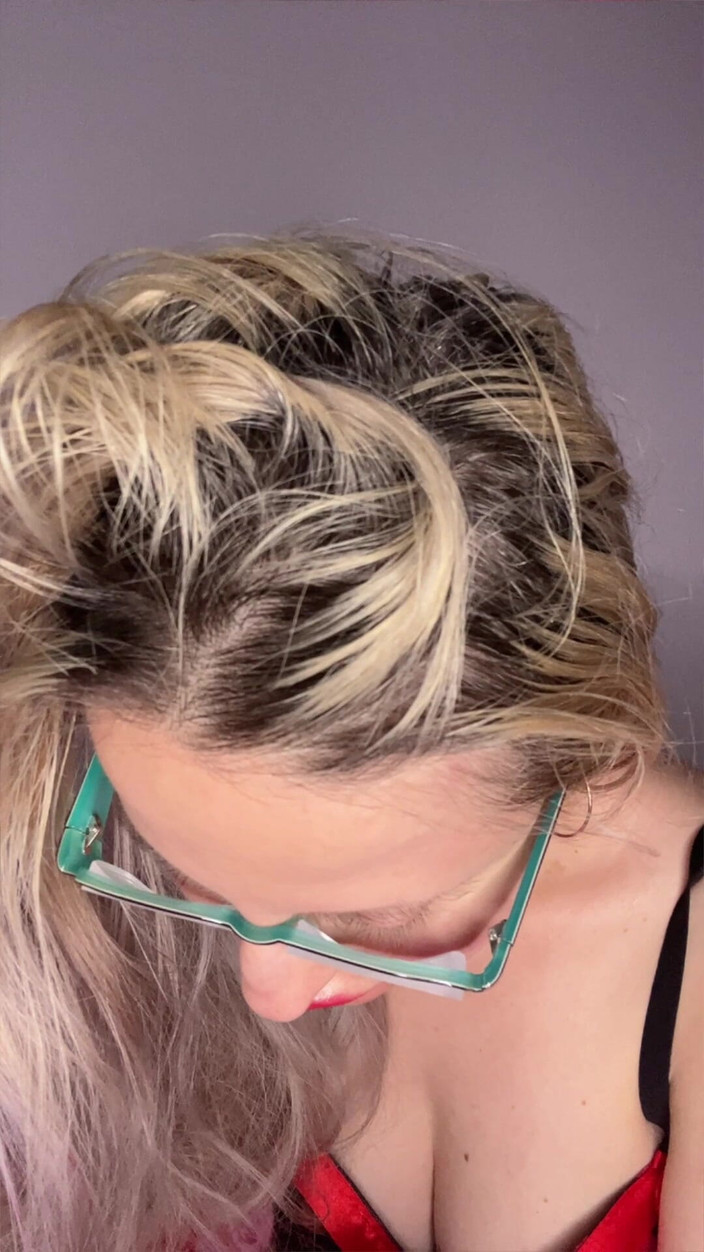 FinDom Goaldigger: Histoire pourquoi je ne porte pas ma nouvelle grosse eyeglasses.MP4