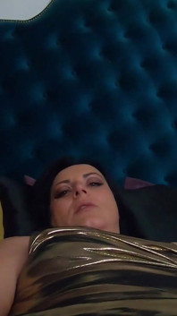 Milfycalla-grandes orgasmos después de jugar con el coño mojado 231