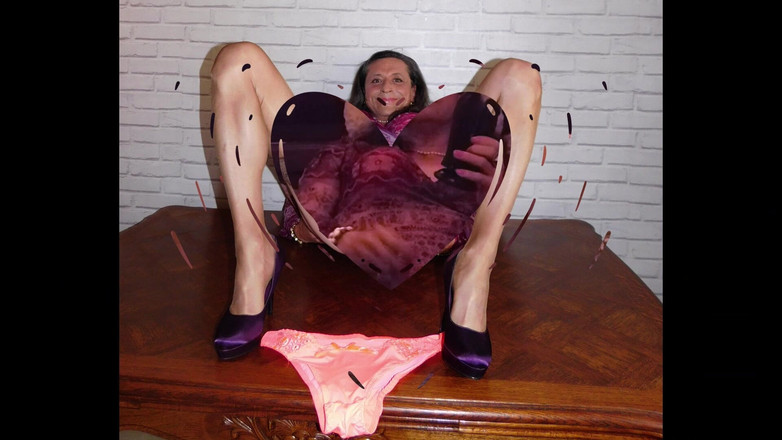 Liza Vafliova: Massage du cul le matin. Gode à double tête