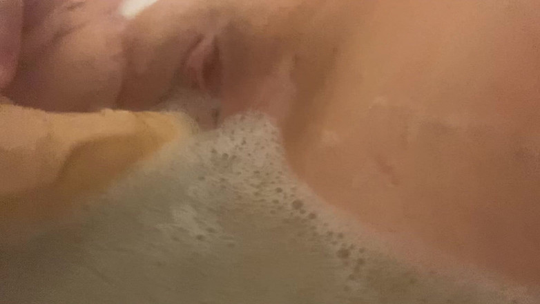 Sarah Passions: Šukání koz ve vaně, roztahování zadku a šukání