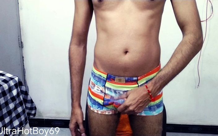 UltraHotBoy69: Я красотка ненамного паренька