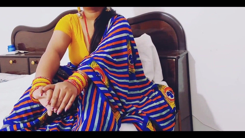 Desi Club House: Bhabhi indiano sesso cattivo con il suo cavaliere a chiacchiere...