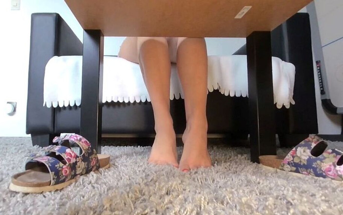 BlondeHexe VR: Slave Ignore Video - Look at My Feet While