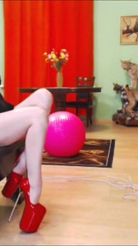 Ukrayna tanrıçasından ateşli striptiz
