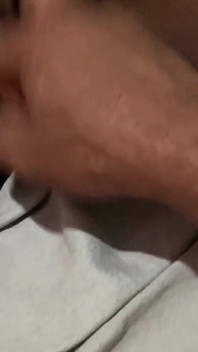 Rekaman video tante seksiku lagi asik nyepong dan fingering memeknya sama menantunya sendiri