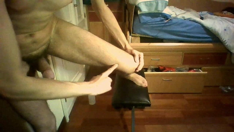 Slave Sparrow: 웹캠 세션 화장실 브러시 통증과 Bastinado