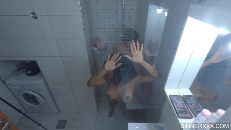 Sinners World: Cewek semok kulit hitam dengan pantat bahenol dientot habis-habisan di...