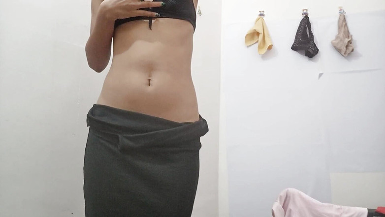 desigirl93: 젖탱이를 노는 소녀