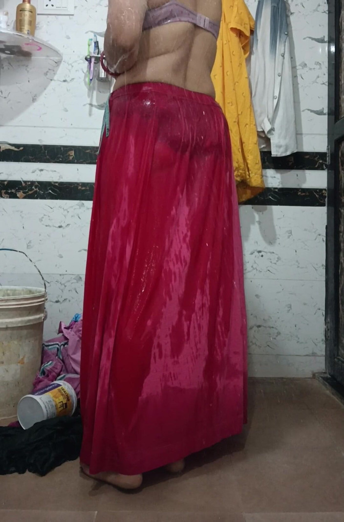 Priyahot77: Priya สาวอินเดียหุ่นดีและโชว์ตูดใหญ่