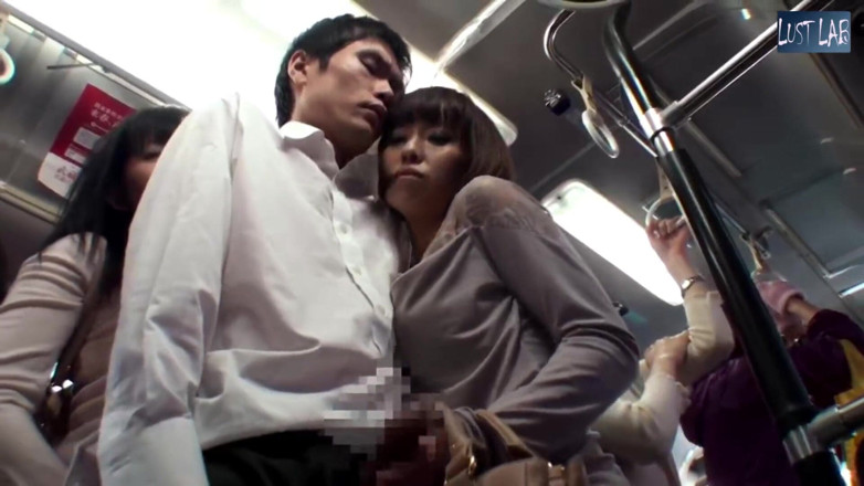Lust lab: Tentación de autobús lleno - rodeado de mujeres casadas que le...