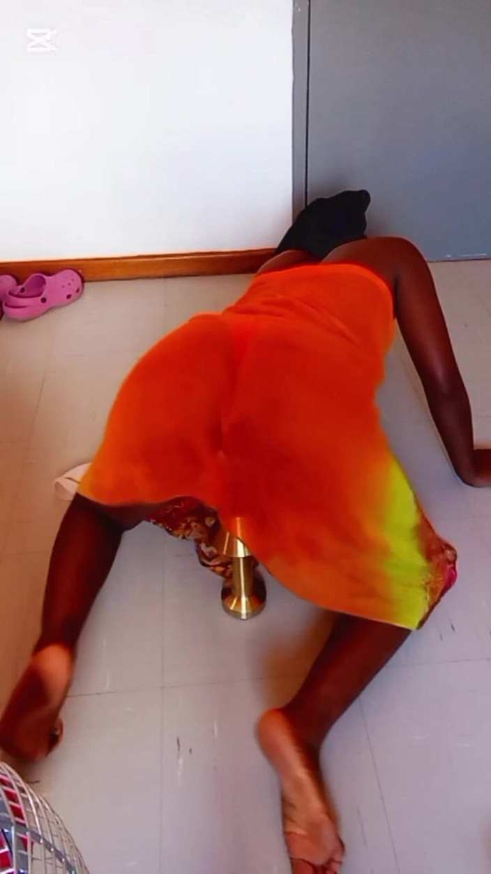 Xkiki: Moje macecha mě nechala ošukat její držák na lampu