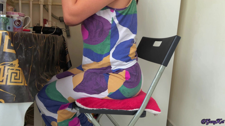 GassyKat: Coffee &amp; Chair Stinkers Morning Sips with Powerful Fart Bar