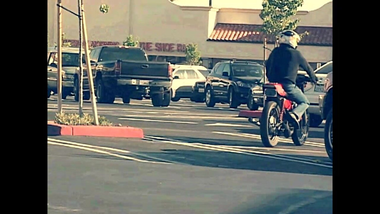 Vintage megastore: Troia bionda che fa pompino in un video porno vintage...