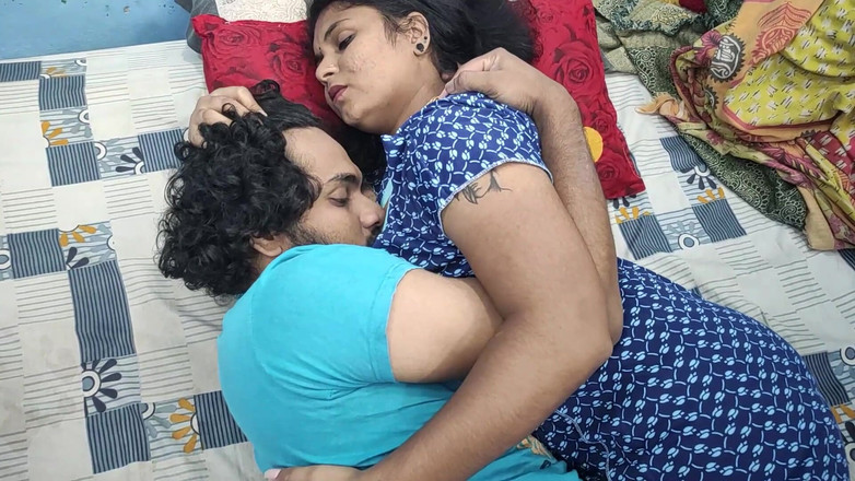 Vaishnavysharunraj: Nighty Ass Romans z cyckami Kiss
