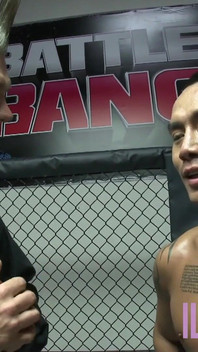 Das lockige, schöne schwarze schätzchen liebt es, zu ficken