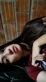 Horny Babe Fingers Herself to Orgasm