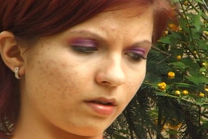 Porno kino: Gagică germană în ciorapi albi trebuie să se peste tot