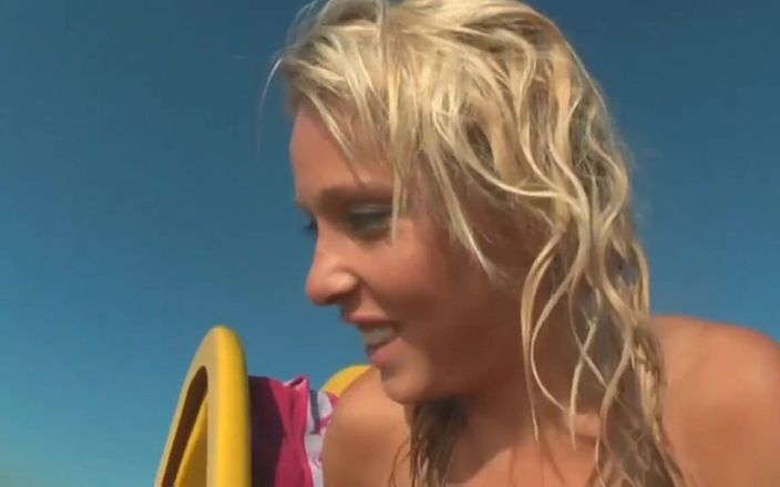 DEUTSCHLAN PORNO XXX: 街头混蛋 2 - 第一集