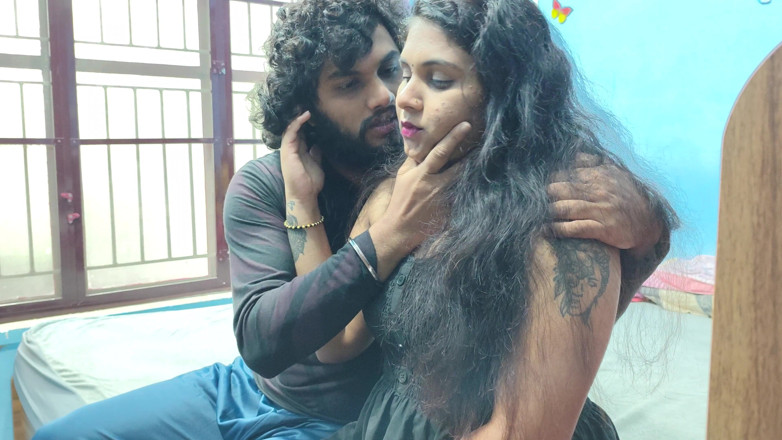 Vaigavarun45: Amiga folla por primera vez con novio en casa y...